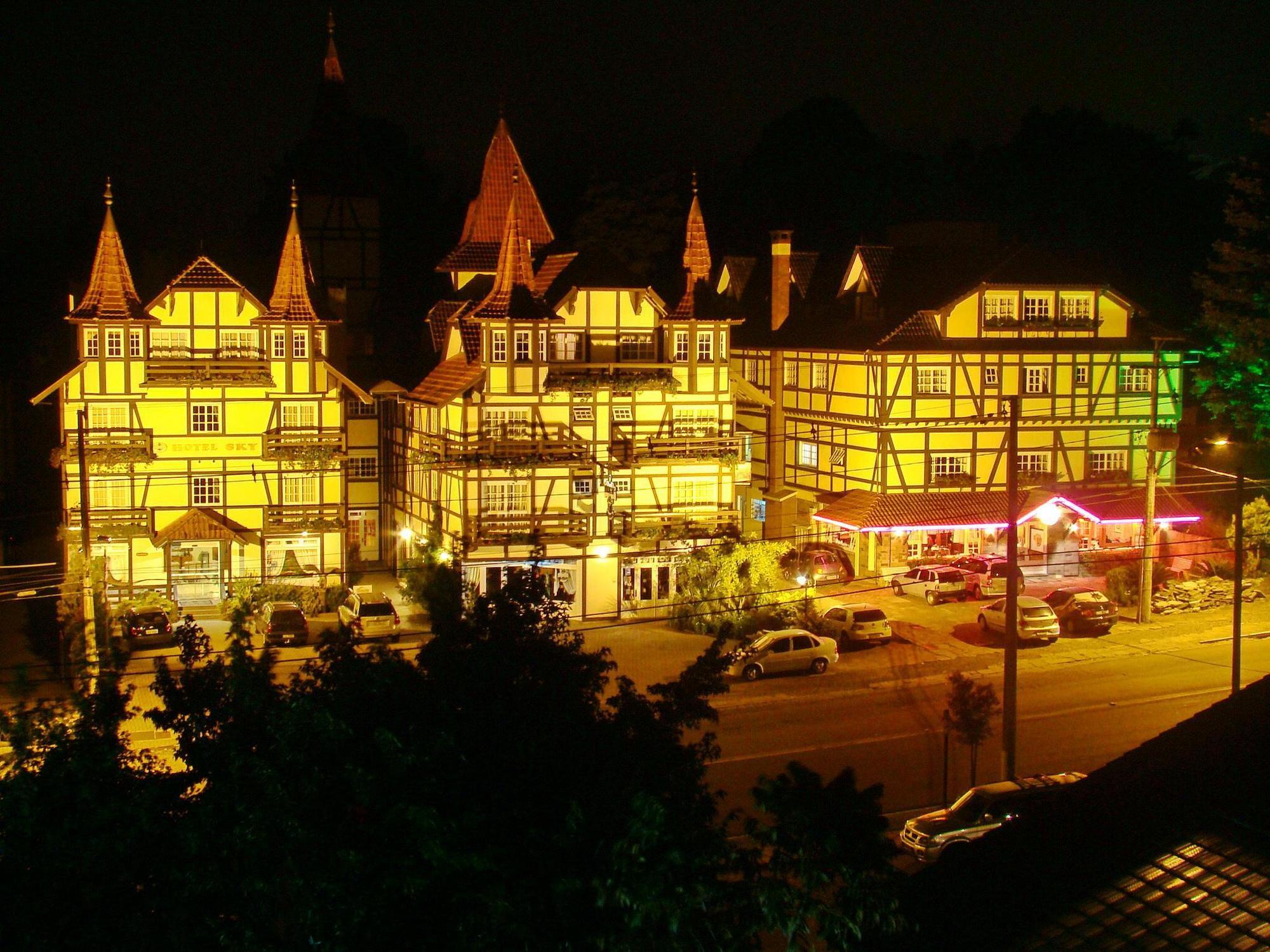 Hotel Sky Грамаду Екстериор снимка