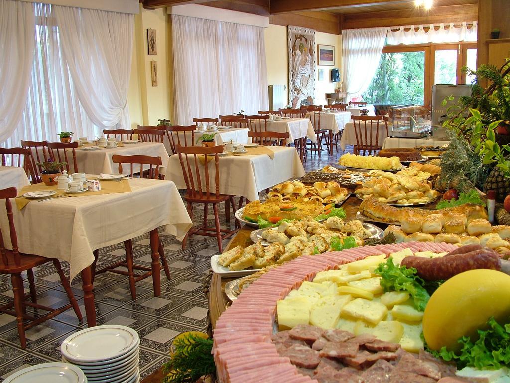 Hotel Sky Грамаду Екстериор снимка