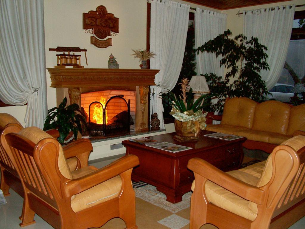 Hotel Sky Грамаду Екстериор снимка