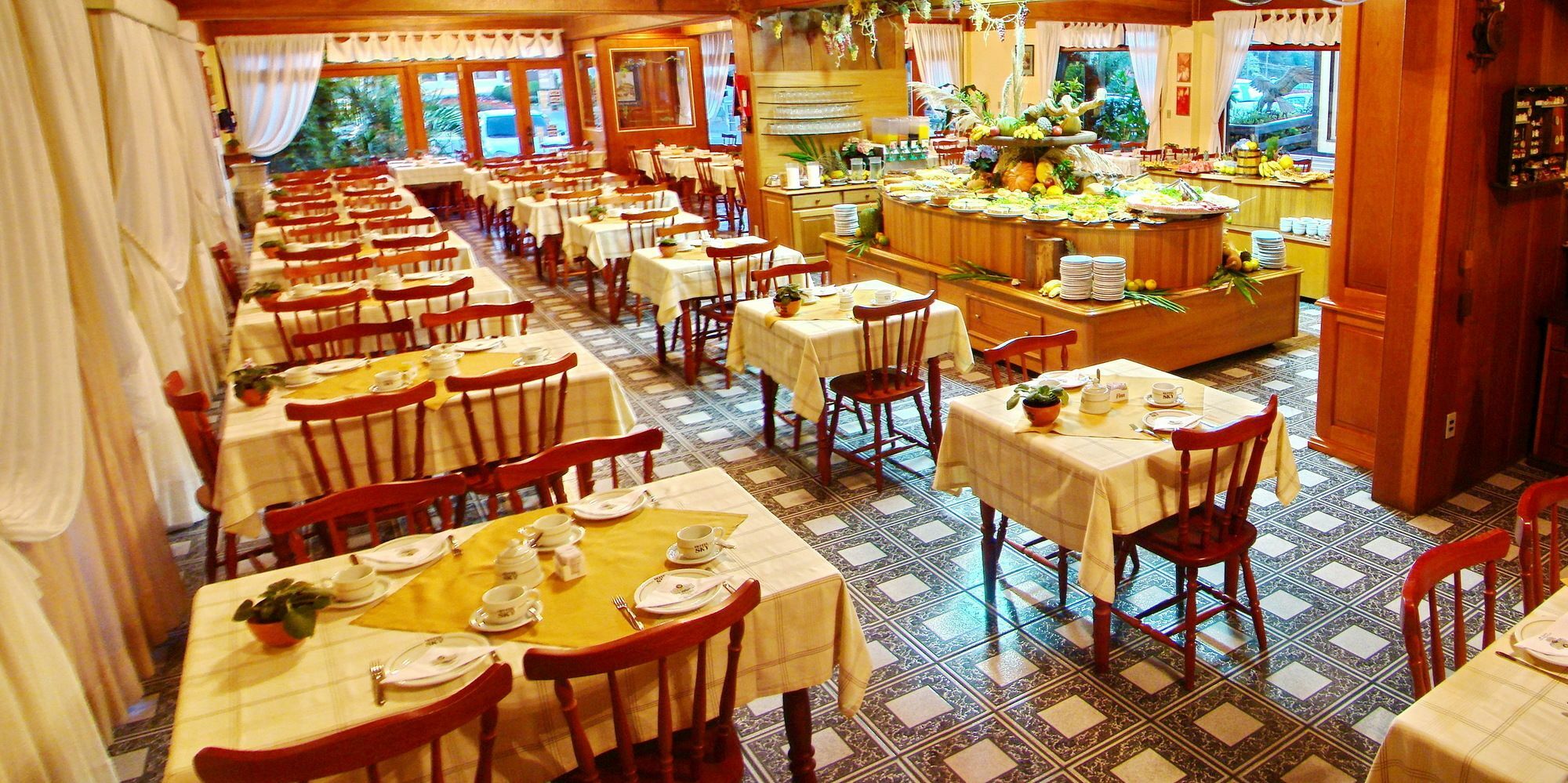 Hotel Sky Грамаду Екстериор снимка