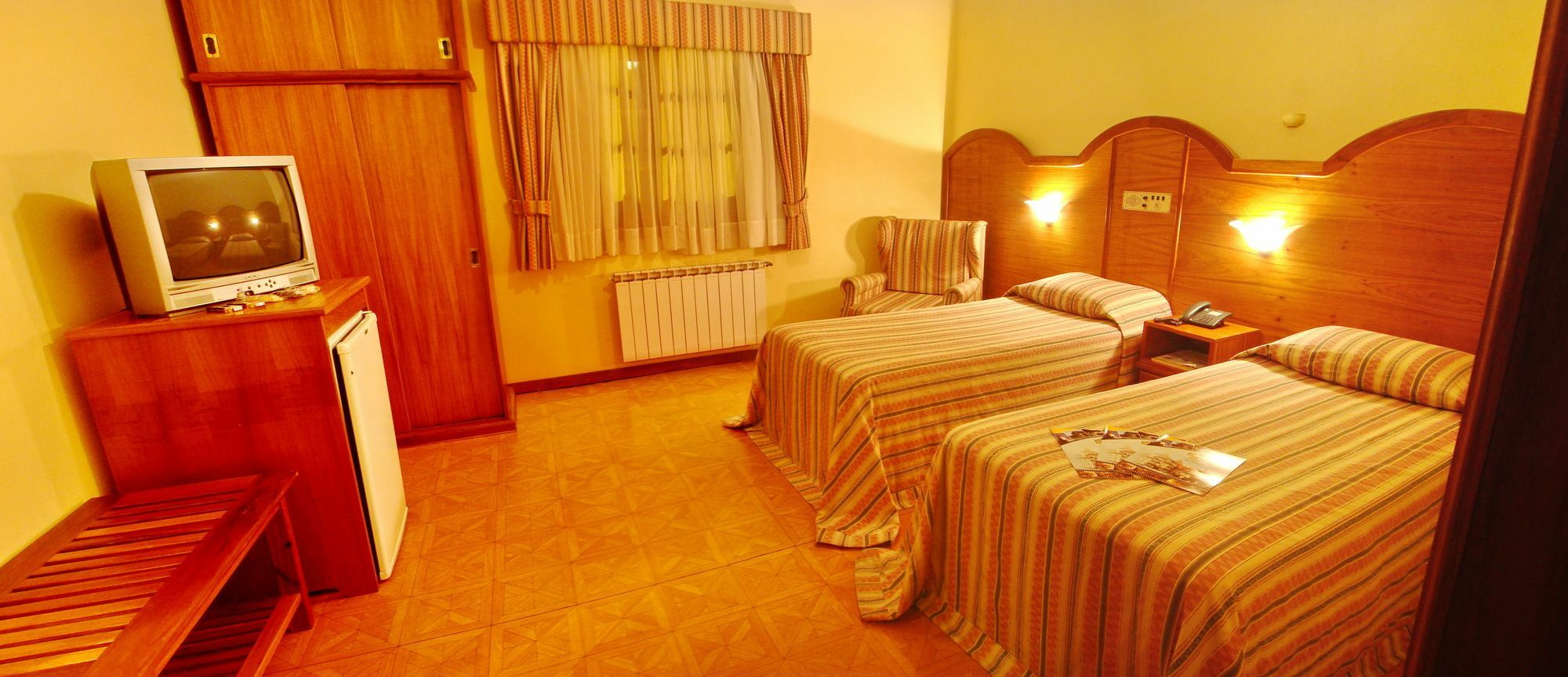 Hotel Sky Грамаду Екстериор снимка